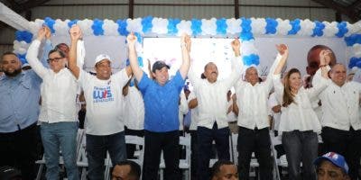 PRM juramenta a los alcaldes de Montecristi y Guayubin