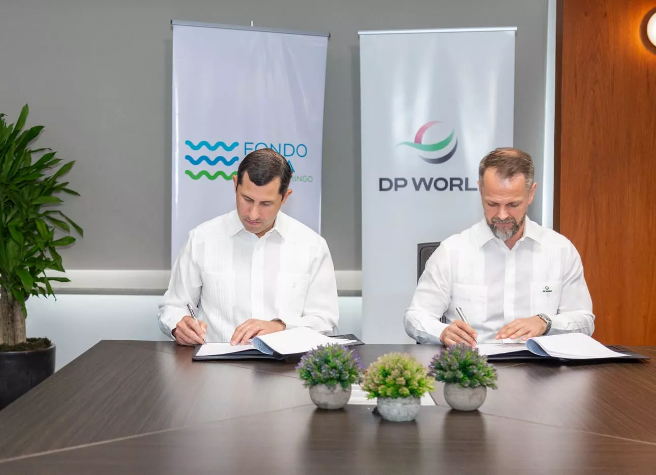 DP World firma acuerdo con fondo de agua de Santo Domingo