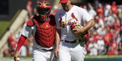 Adam Wainwright seguirá con los Cardenales en 2023