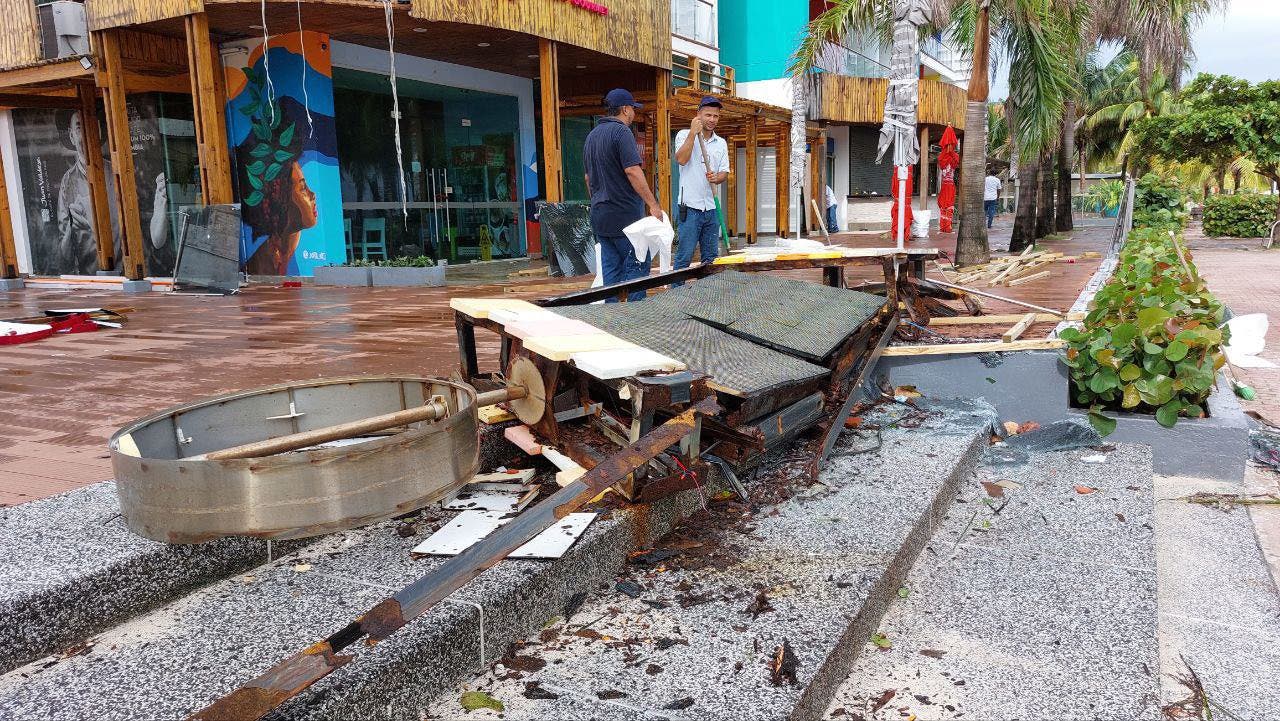 El huracán Julia deja dos heridos y daños menores a su paso por San Andrés, Colombia