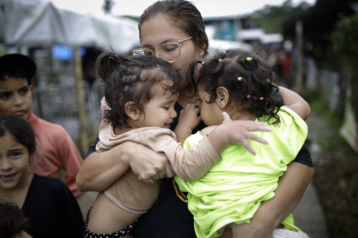 Cientos de emigrantes caribeños arriban a islote al oeste Puerto Rico