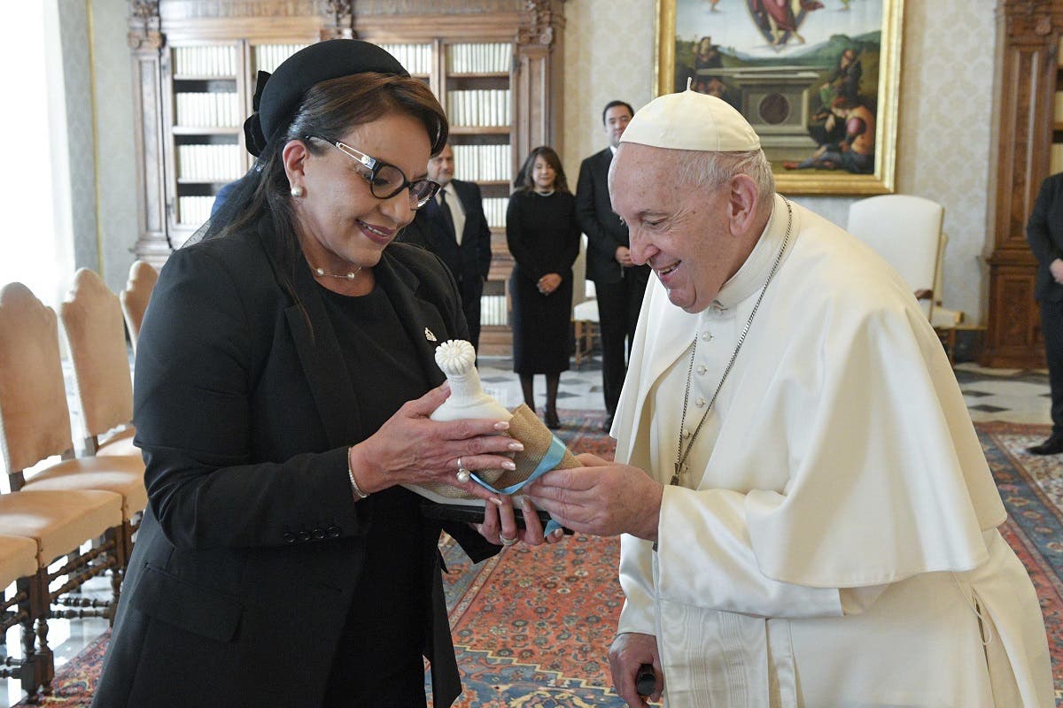 Xiomara Castro abordó con el papa el compromiso para la reconciliación de Honduras