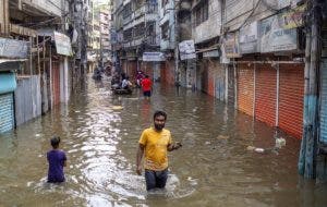 Tormenta tropical deja 24 muertos en Bangladesh