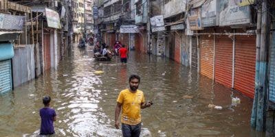 Tormenta tropical deja 24 muertos en Bangladesh