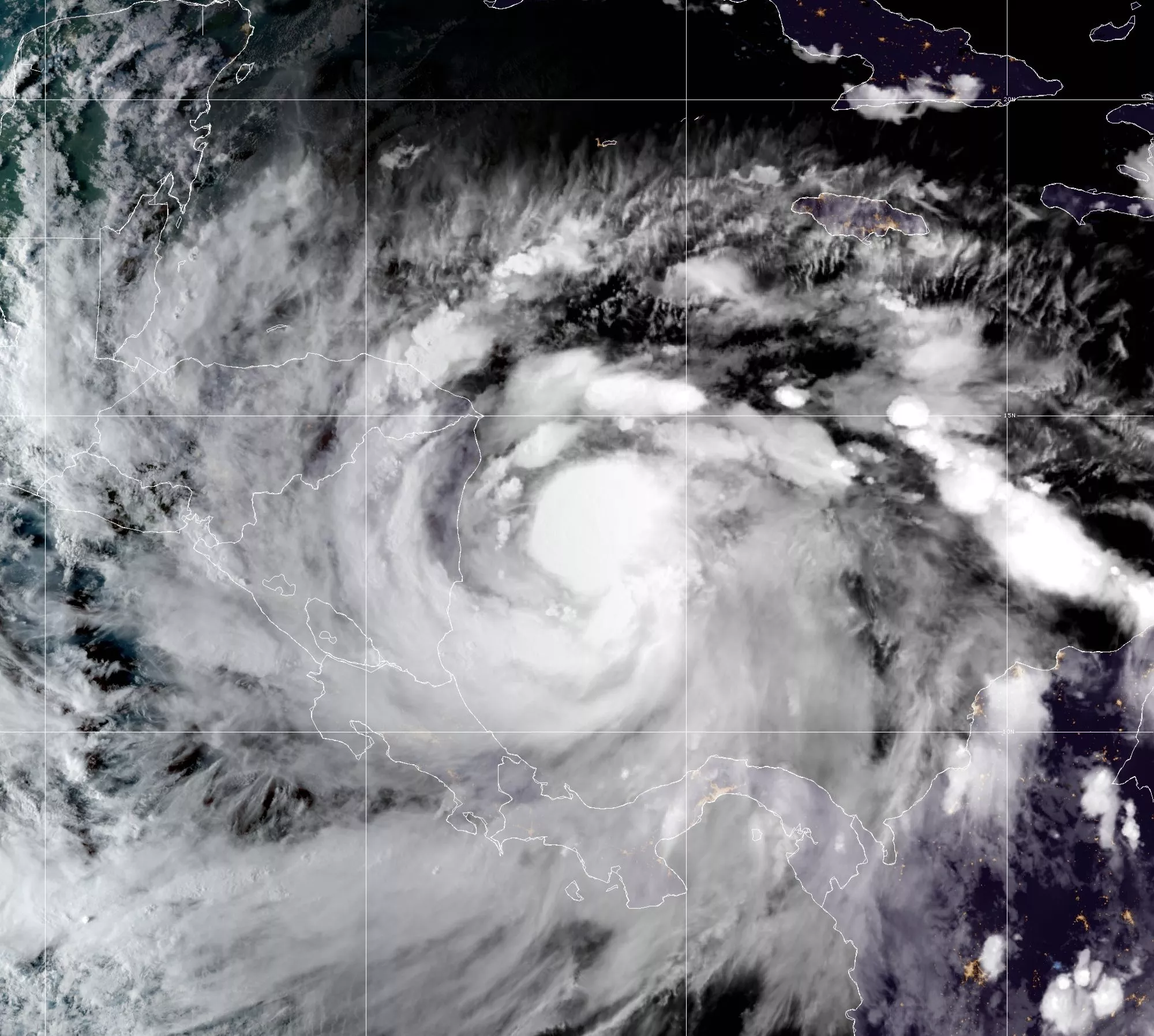 Guatemala en alerta roja ante posible impacto de la tormenta tropical Julia