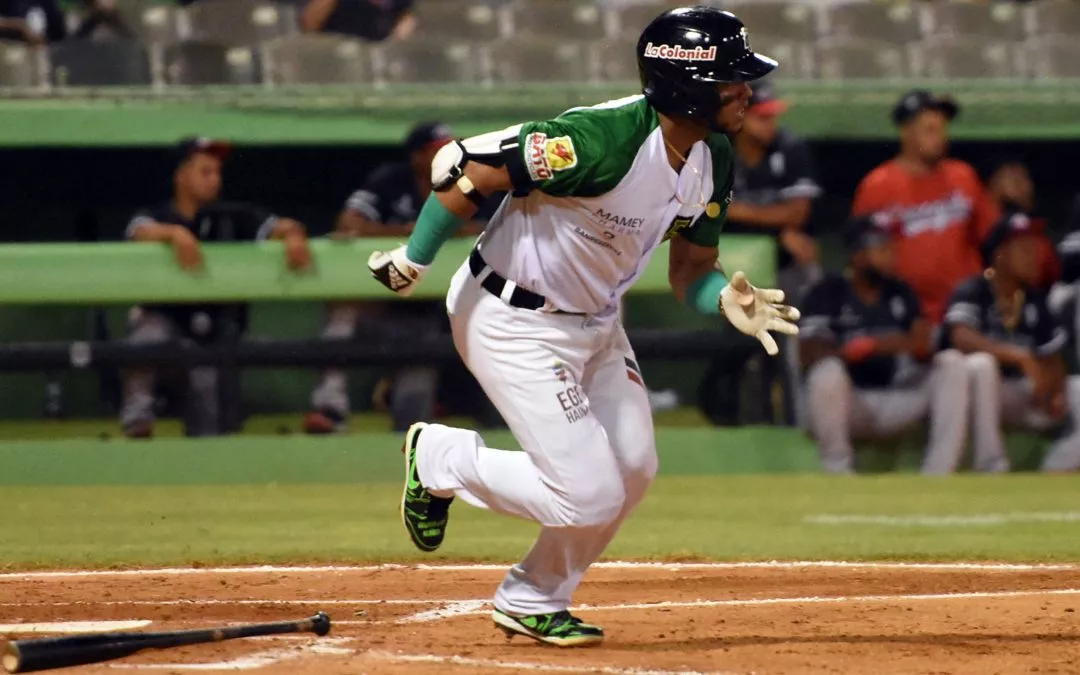 Estrellas ganan histórico partido con corredor designado ante Leones