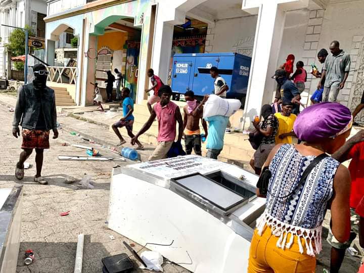 Cuatro sedes de Caritas en Haití saqueadas en un mes y el trabajo paralizado