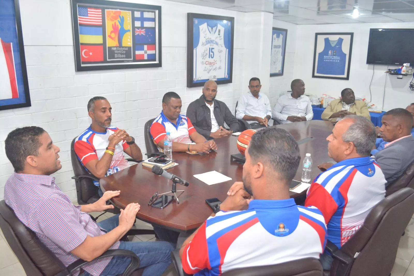 La Romana inicia montaje del torneo de basket superior