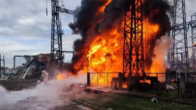 «Ataques masivos» de Rusia golpean la red eléctrica de Ucrania