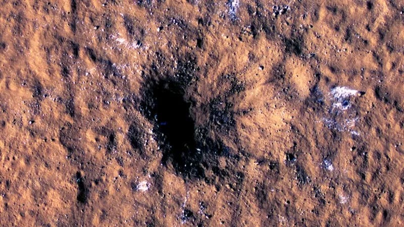 «Del tamaño de 2 cuadras»: el cráter nuevo más grande jamás documentado en el sistema solar