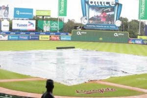 ¡LA LLUVIA OTRA VEZ! Suspenden partido entre los Gigantes y el Licey en el Quisqueya