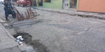 Reclaman asfaltar pequeño tramo de calle “C” en el ensanche Isabelita