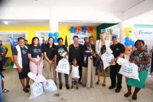 Programa Mundial de Alimentos junto al Inaipi entregan ayudas para familias de infantes afectados por huracán Fiona