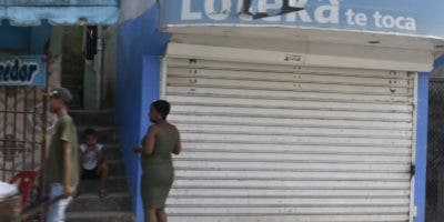 Escuelas y comercios cierran por temor a delincuentes en San Felipe de Villa Mella