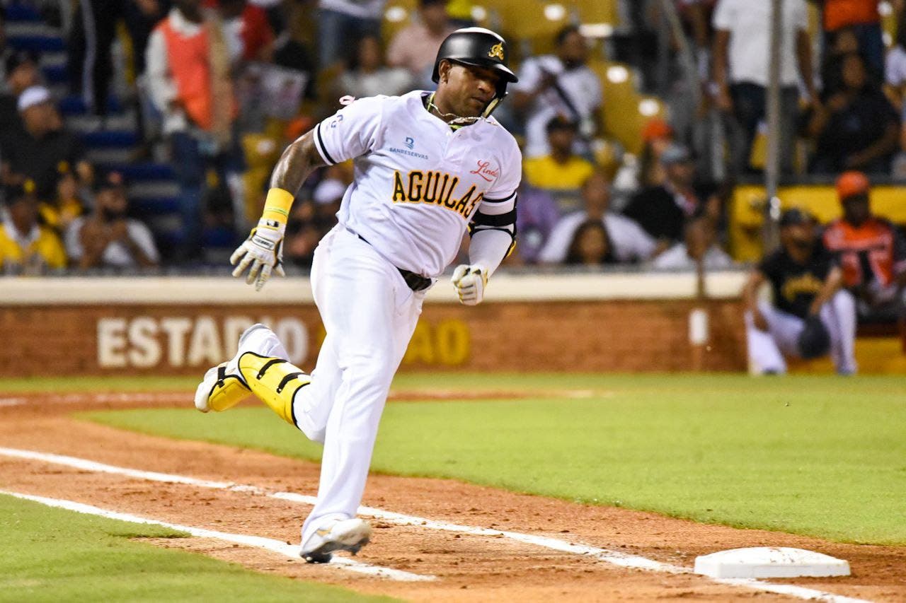 Yoenis Céspedes muestra que aún le queda potencia en el béisbol dominicano