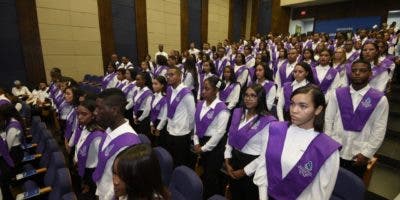 ISFODOSU gradúa 796 nuevos maestros de excelencia en 2022