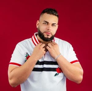 Dee Espinal, un dominicano que inició como humorista y ahora se destaca en Estados Unidos como DJ