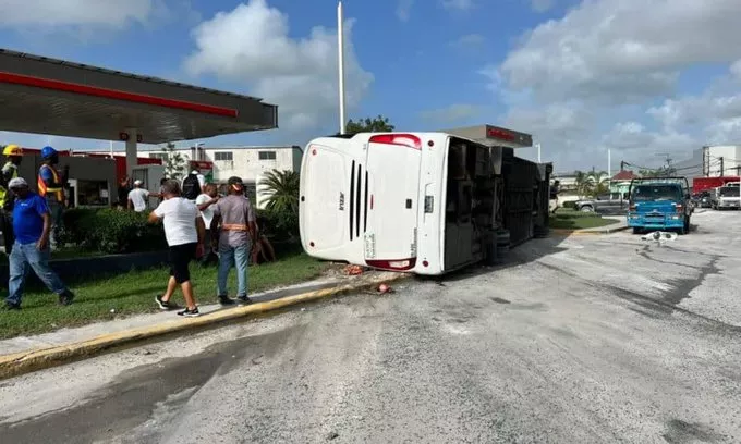 Chofer del autobús que se accidentó en Bávaro conducía bajo los efectos de la cocaína