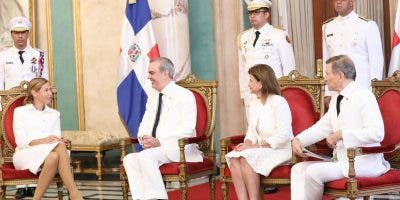 Presidente Abinader recibe cartas credenciales de tres nuevos embajadores