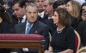 Asaltan a esposo de Nancy Pelosi en su casa