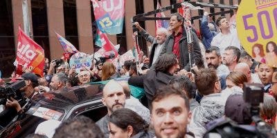 Los últimos sondeos muestran a Lula con más de la mitad de los votos en Brasil