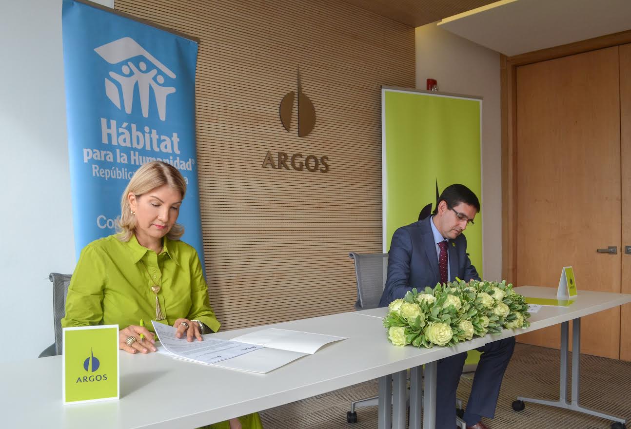 Argos y Hábitat Dominicana vuelven a unir esfuerzos a favor de las familias de Nigua con el programa Hogares Saludables 