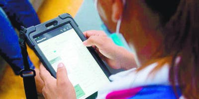 Dirección Compras detecta faltas graves en licitación tabletas Censo