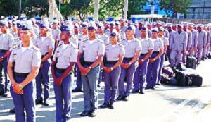 Ejecutivo pensiona a 416 miembros de la Policía