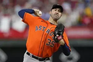 Verlander rechaza la opción de 25 millones para convertirse en agente libre