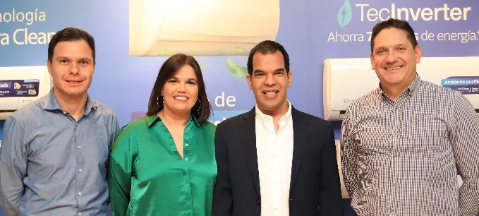Iván Flores, María Isabel Attías, Luis Antonio Saviñón y José Vielma.