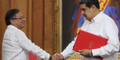 Maduro vaticina la paz para Colombia