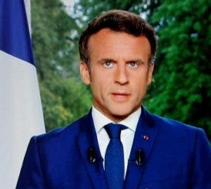 Macron da su pleno apoyo a Petro para el proceso de paz