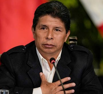 Perú: Juez ordena que Pedro Castillo continúe detenido