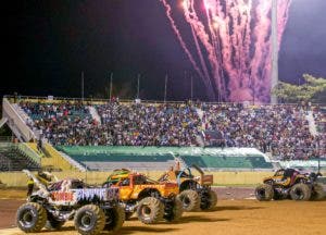 El rugir de los Monster Jam puso a saltar a niños y grandes en RD