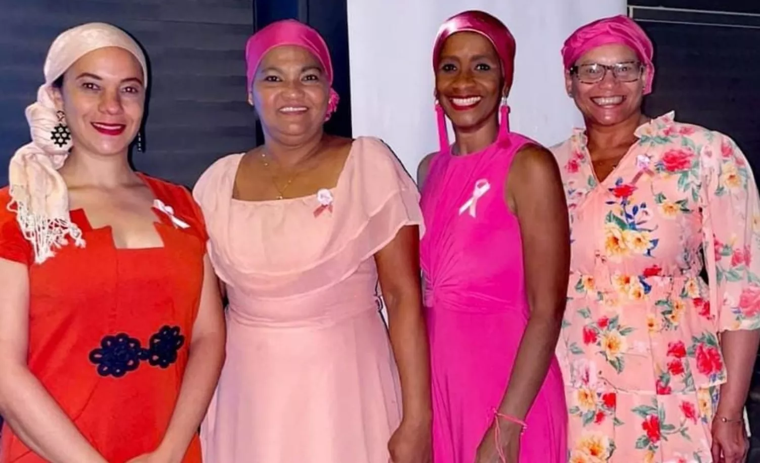 Ejecutivas de la fundación  durante un encuentro de celebración.