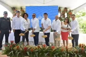 MITUR inicia reconstrucción vía de acceso a la Playa Macao