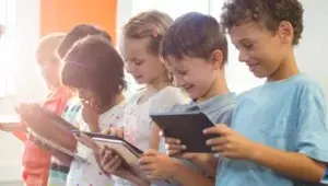 El 50% niños de 9 años podrían sufrir daños por exceso uso de tablet