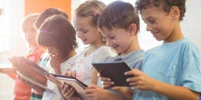 El 50% niños de 9 años podrían sufrir daños por exceso uso de tablet