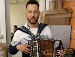 Erick Roríguez, creador del primer acordeón dominicano