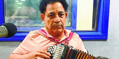 King de la Rosa, uno de los virtuosos músicos del merengue típico