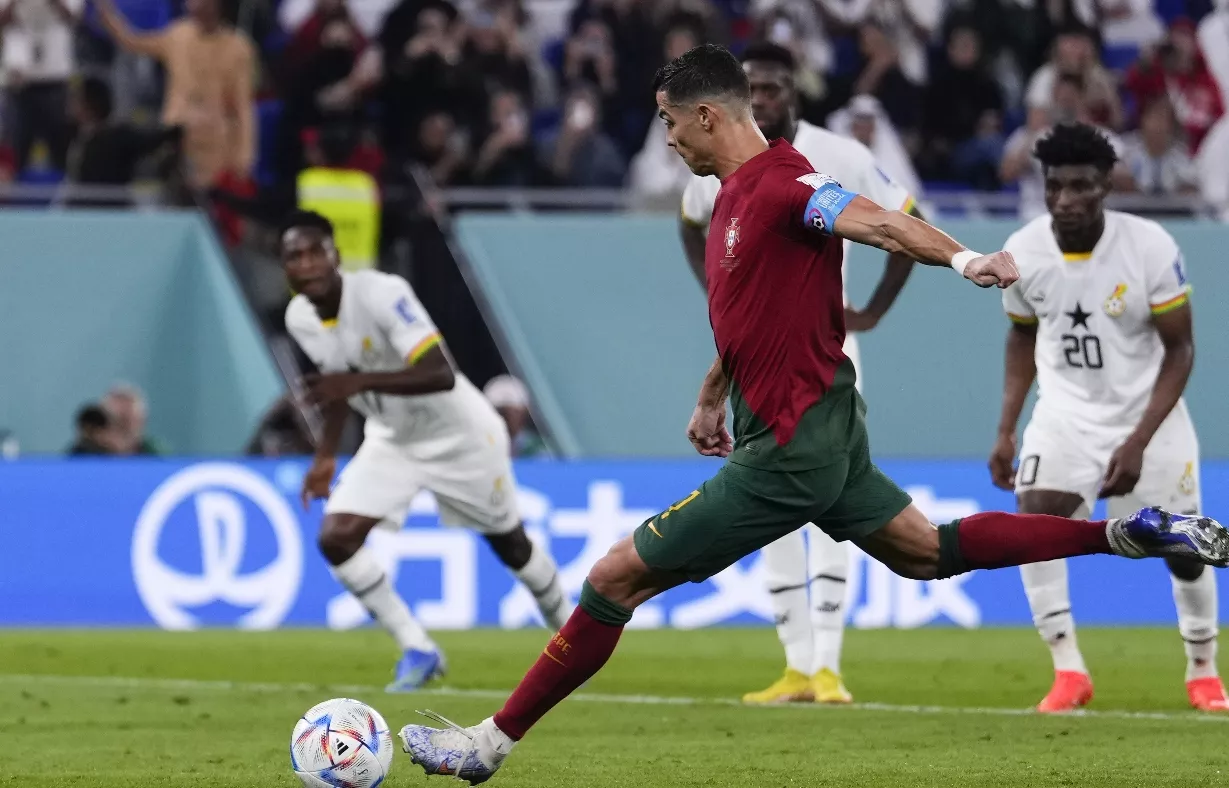 Ronaldo hace historia en triunfo Portugal 3-2