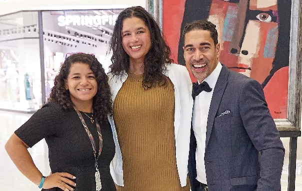 Amanda Torres, Prissell y Oscar Abreu.