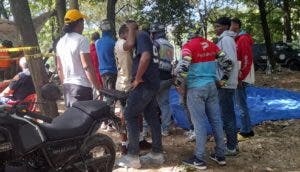 Resignados, así esperan familiares de desaparecidos por las lluvias