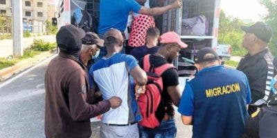 Gobierno busca limitar inmigración y organismos que RD cargue Haití