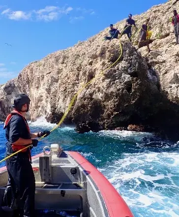 Catorce haitianos rescatados de isla deshabitada