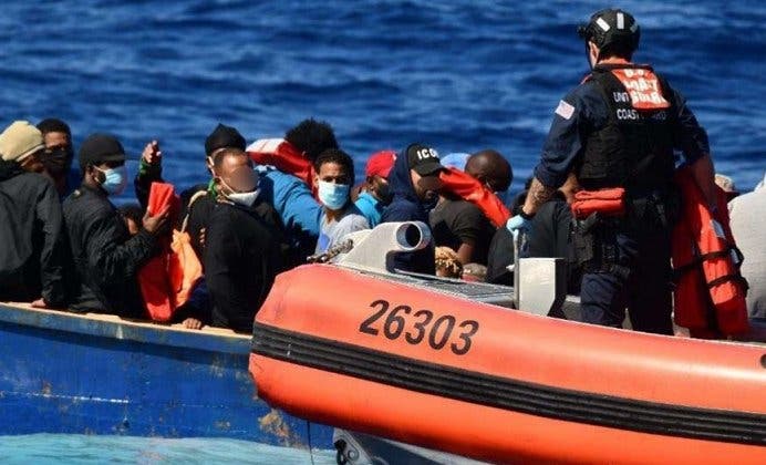 Repatrían a 66 migrantes interceptados en aguas de Puerto Rico a RD