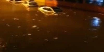 Reportan inundación próximo a Club Los Prados debido a fuertes lluvias