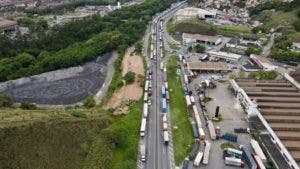 Brasil: camioneros protestan contra la victoria de Lula mantienen 236 bloqueos