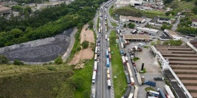 Brasil: camioneros protestan contra la victoria de Lula mantienen 236 bloqueos