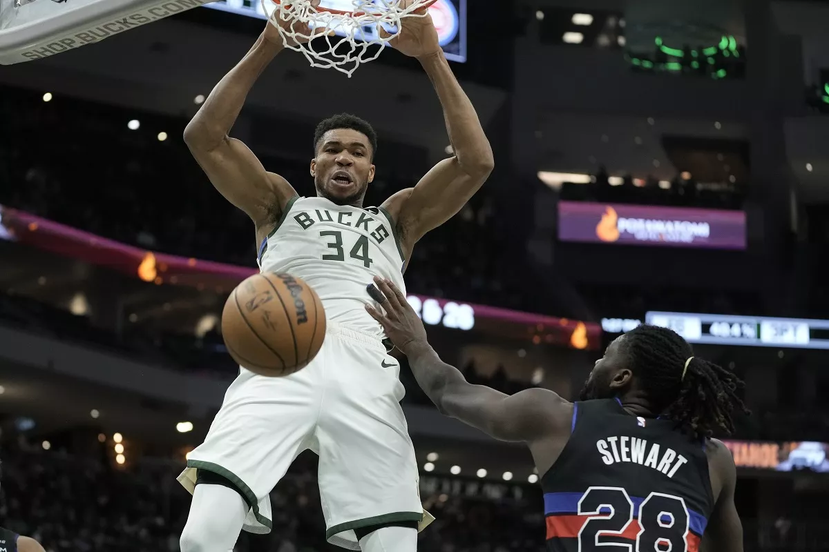 Los Bucks y Antetokounmpo siguen indomables en la NBA